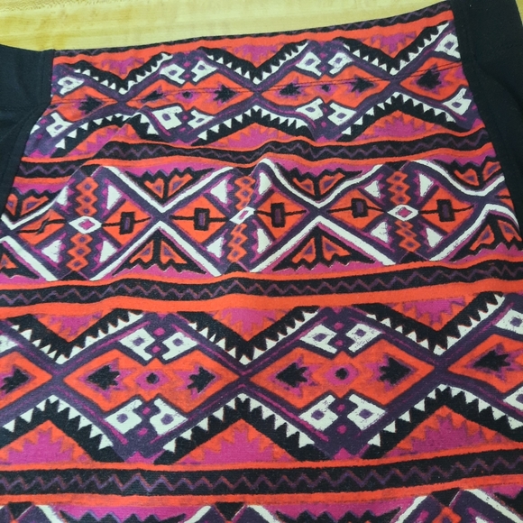 Nollie Aztec Print womens Miniskirt size medium soft - Picture 2 of 5